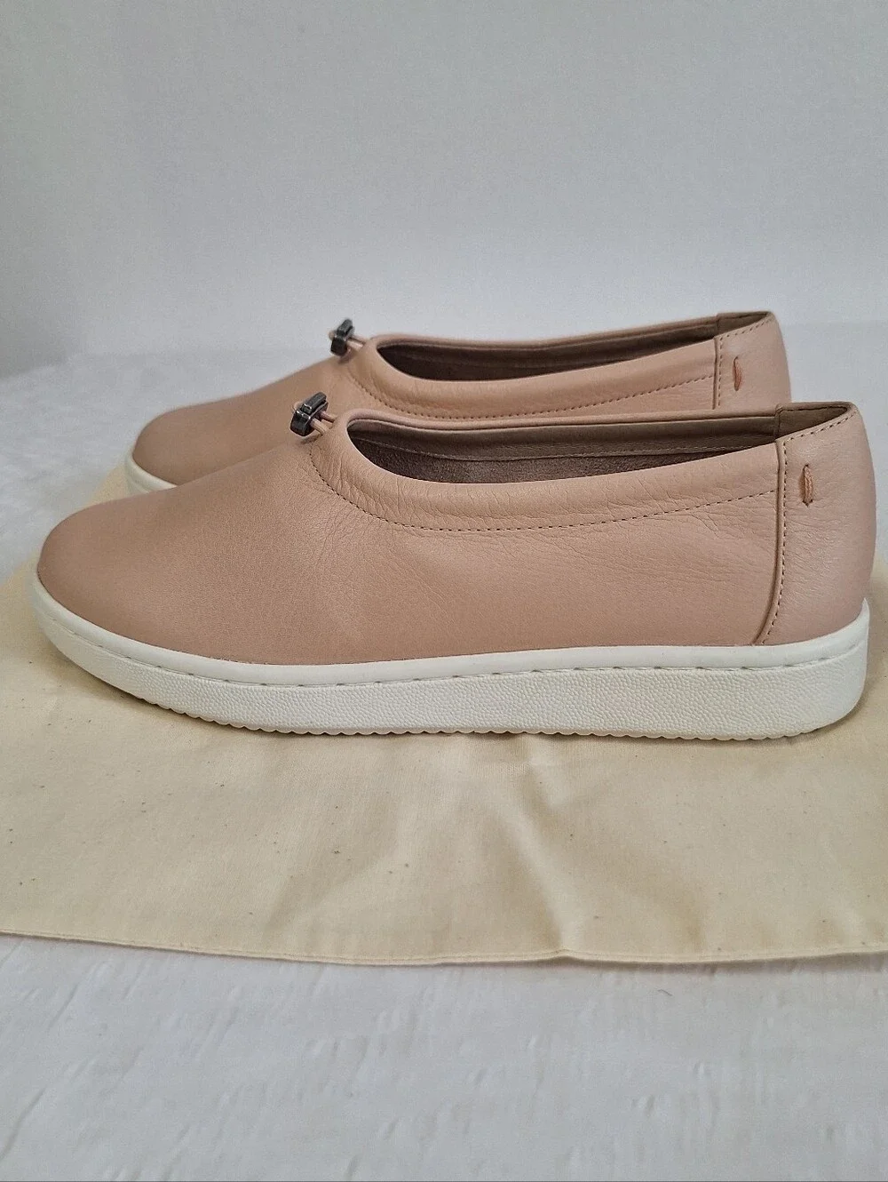 NWT Eileen Fisher Women’s Leather Slip-On Sneakers in Blush